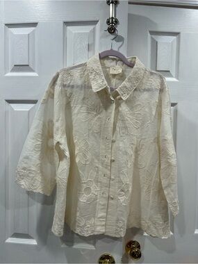 Capri Delicate Cream Embroidered Button-Front Tunic